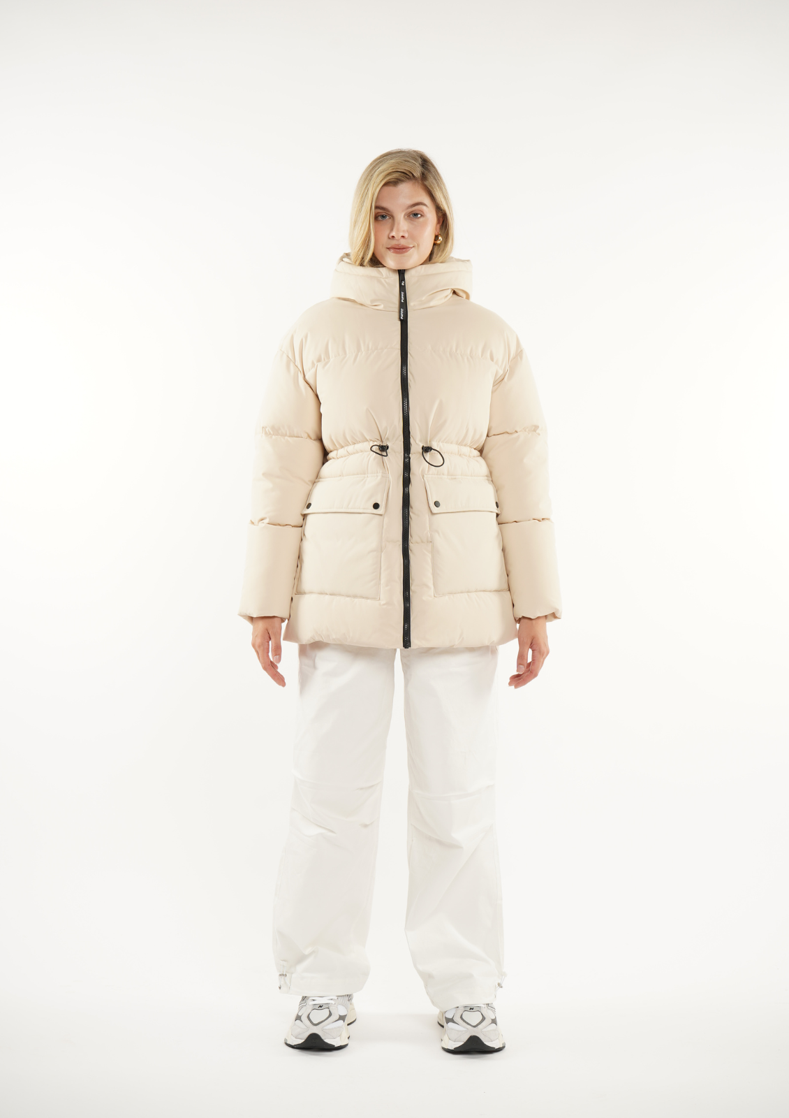 EVA | GIACCA PUFFER CON CAPPUCCIO IMPERMEABILE