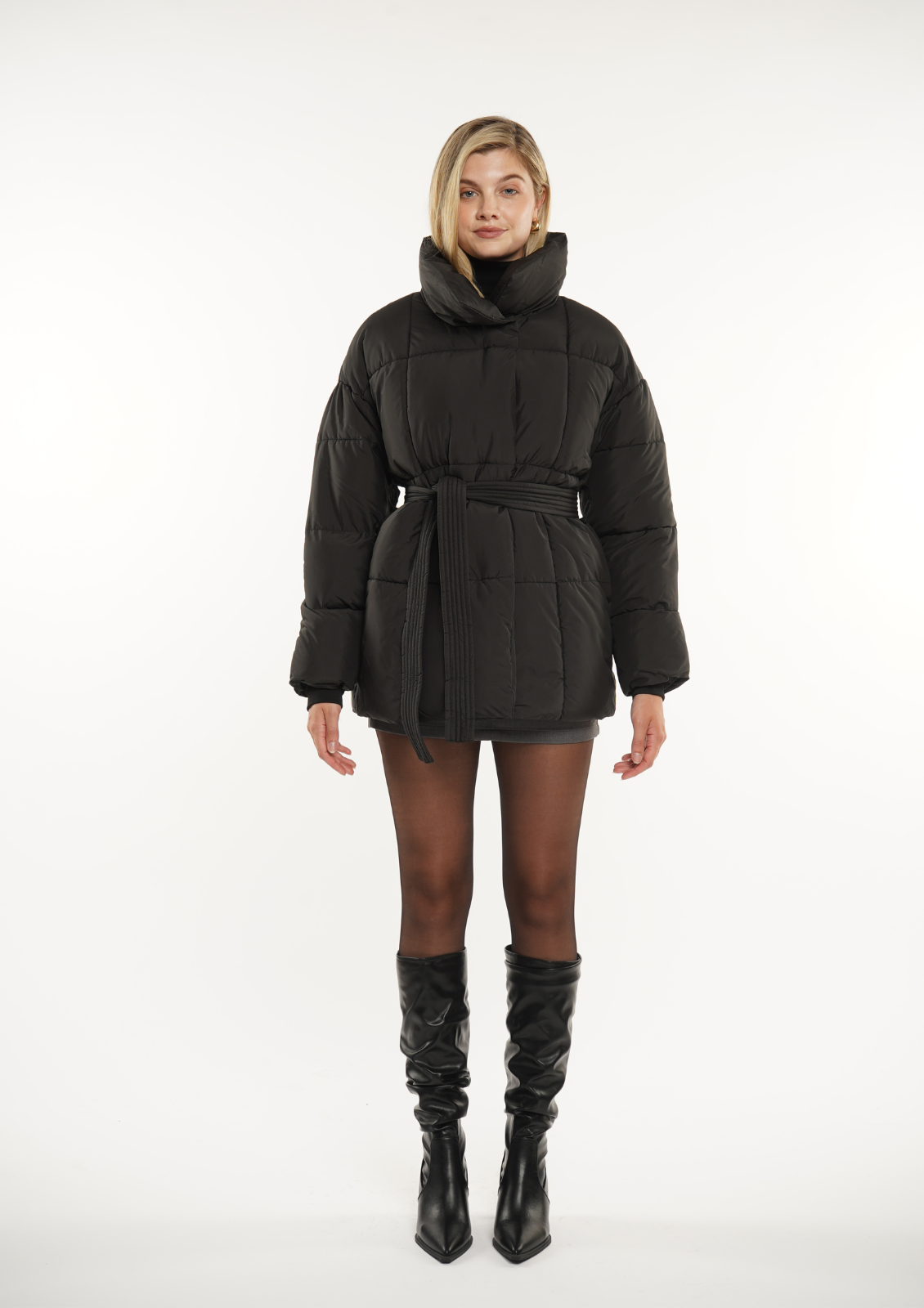 NOVA | GIACCA PUFFER CORTA CON CINTURA