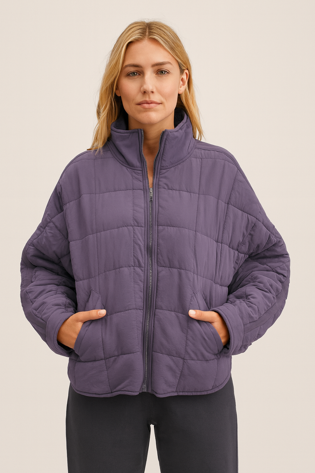 APRILE – GIACCA PUFFER LEGGERA E COMPATTA CON ZIP