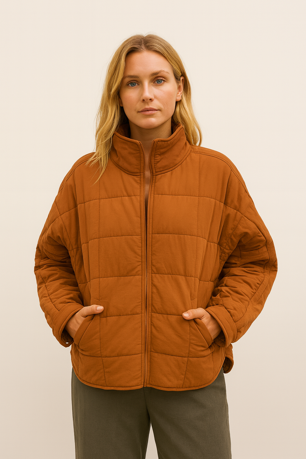 APRILE – GIACCA PUFFER LEGGERA E COMPATTA CON ZIP
