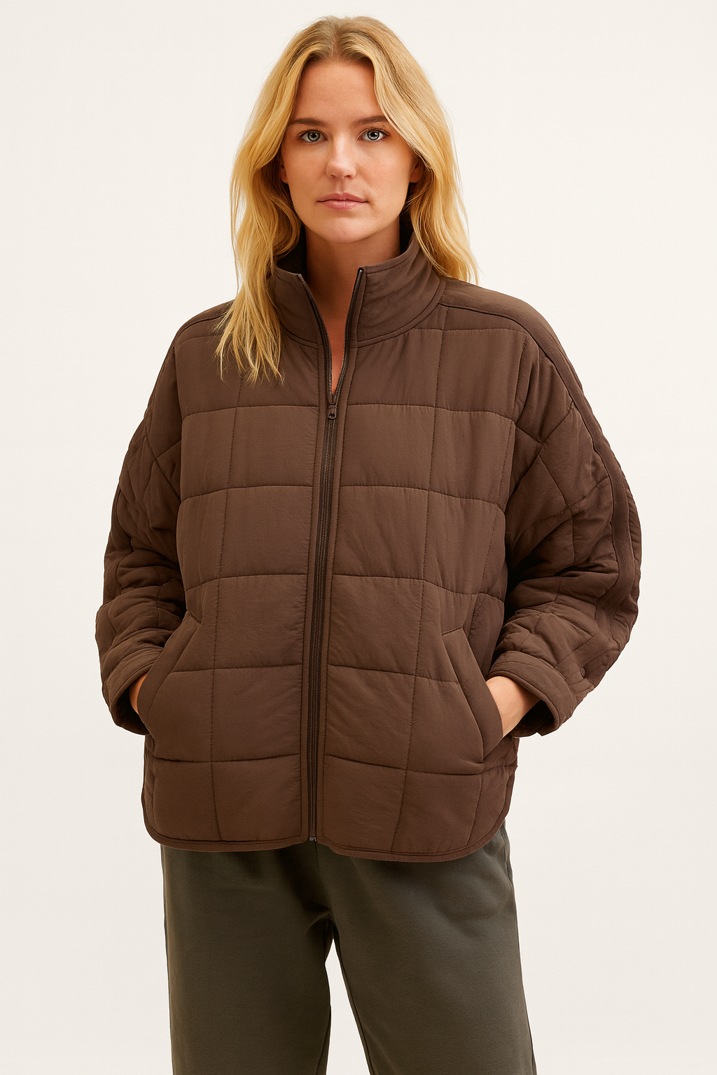 APRILE – GIACCA PUFFER LEGGERA E COMPATTA CON ZIP
