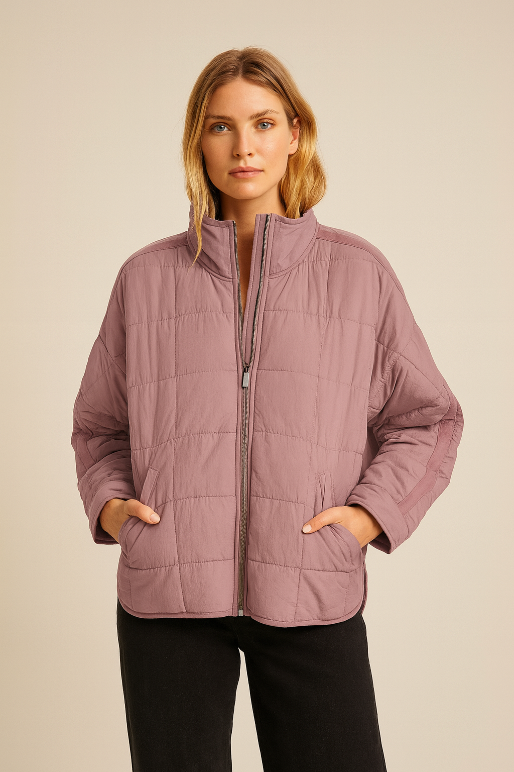 APRILE – GIACCA PUFFER LEGGERA E COMPATTA CON ZIP