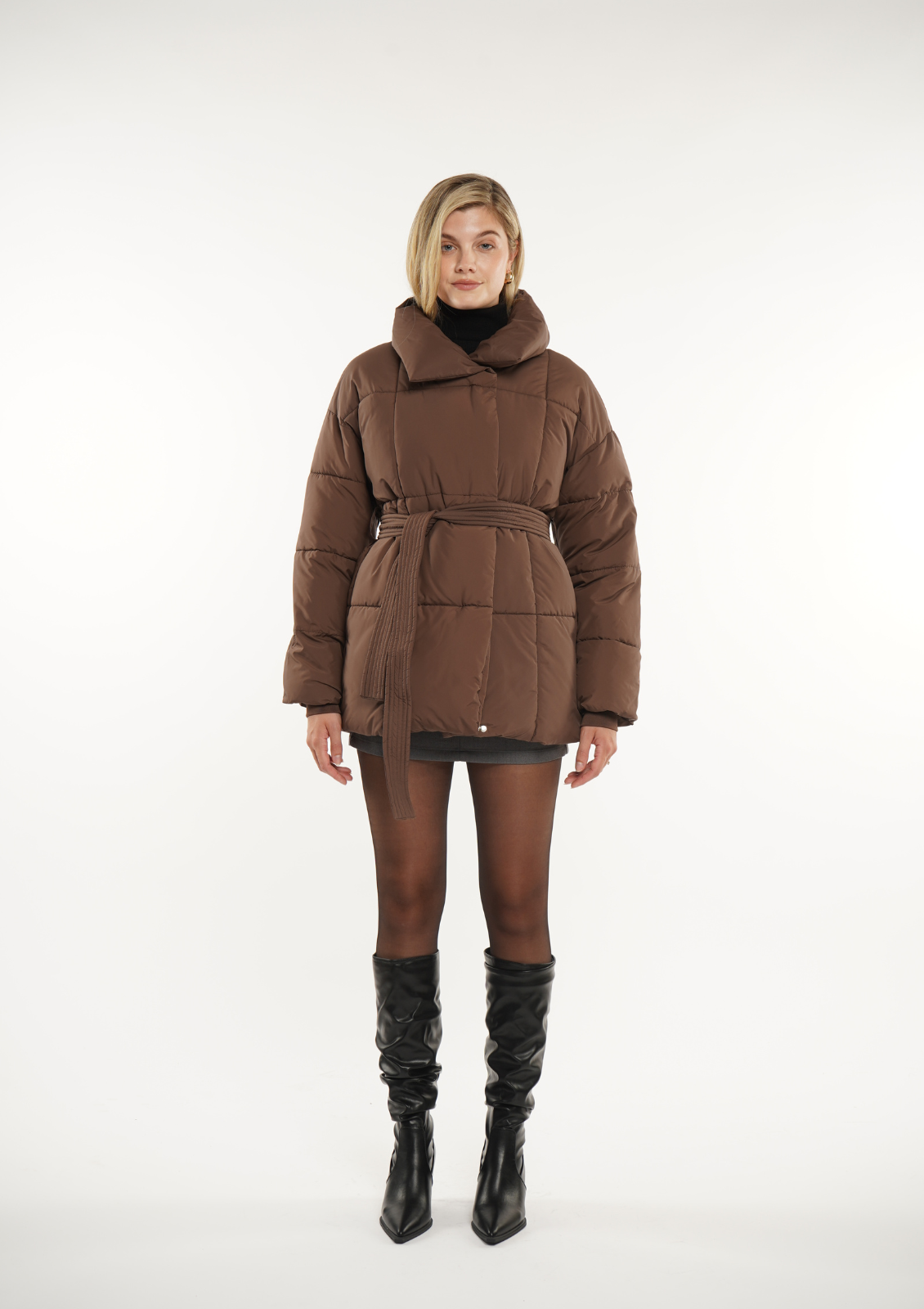 NOVA | GIACCA PUFFER CORTA CON CINTURA