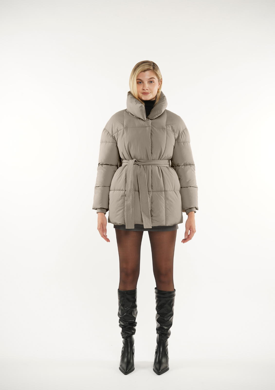 NOVA | GIACCA PUFFER CORTA CON CINTURA